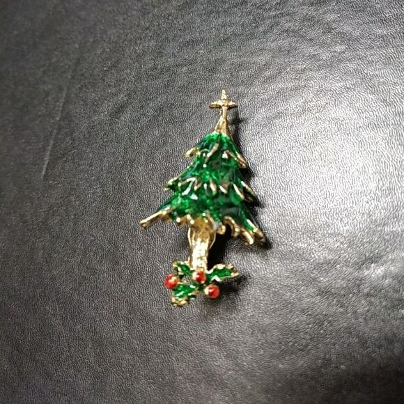 Vintage Gold tone Christmas tree pin - Picture 1 of 6